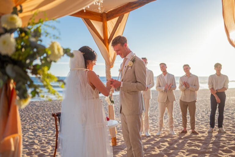 The Best Travel Deals You Can’t Miss This Year at Afftravels.com