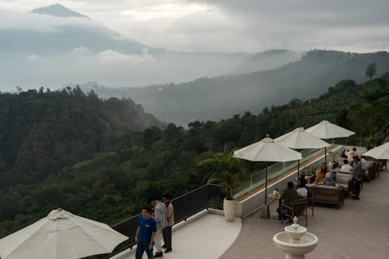 Experience Luxury Travel Without Breaking the Bank at Afftravels